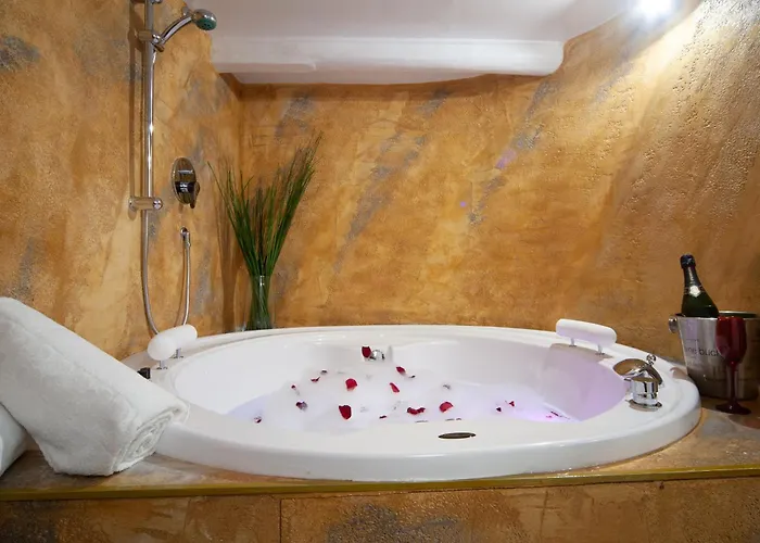 Navona Jacuzzi Апартаменты