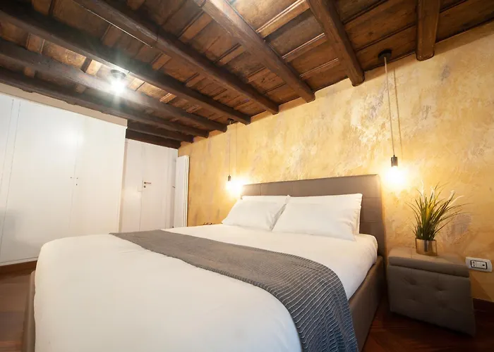 Navona Jacuzzi Апартаменты